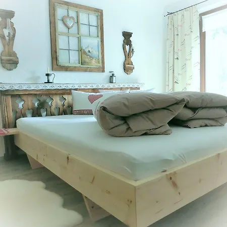 Gaestehaus Martha Bed & Breakfast
