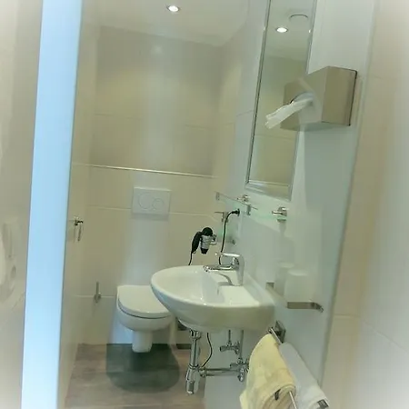 호텔 Gaestehaus Martha 4*