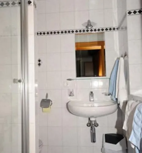 Gaestehaus Martha מלון